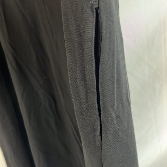Like New Women’s Gap Size Large Black Handkerchief Bottom Tank Dress w/Pockets! - Picture 4 of 5